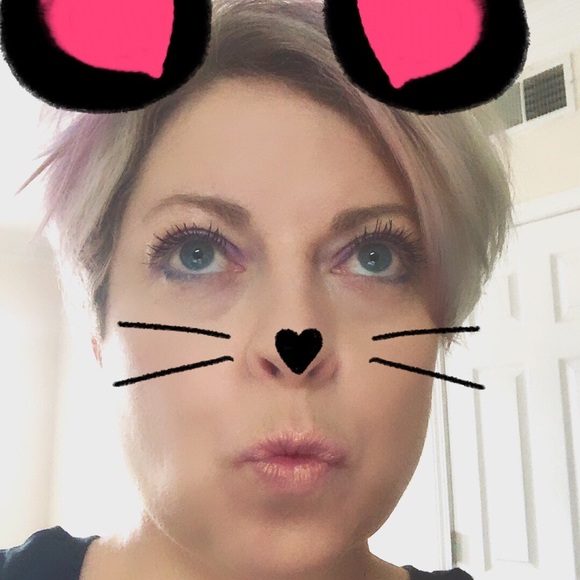 Meet your Posher, Michelle 🦇🐢🦨🦝🐿🦡🦔🐀 - Picture 1 of 16